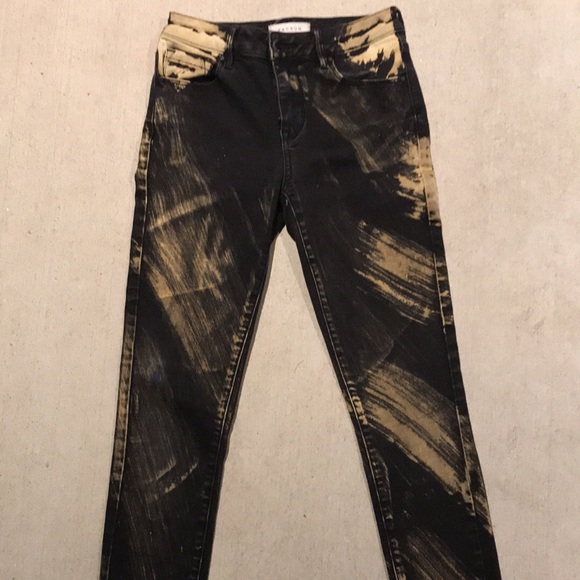 Custom-made items by aspiring artists - Picture 5 of 12